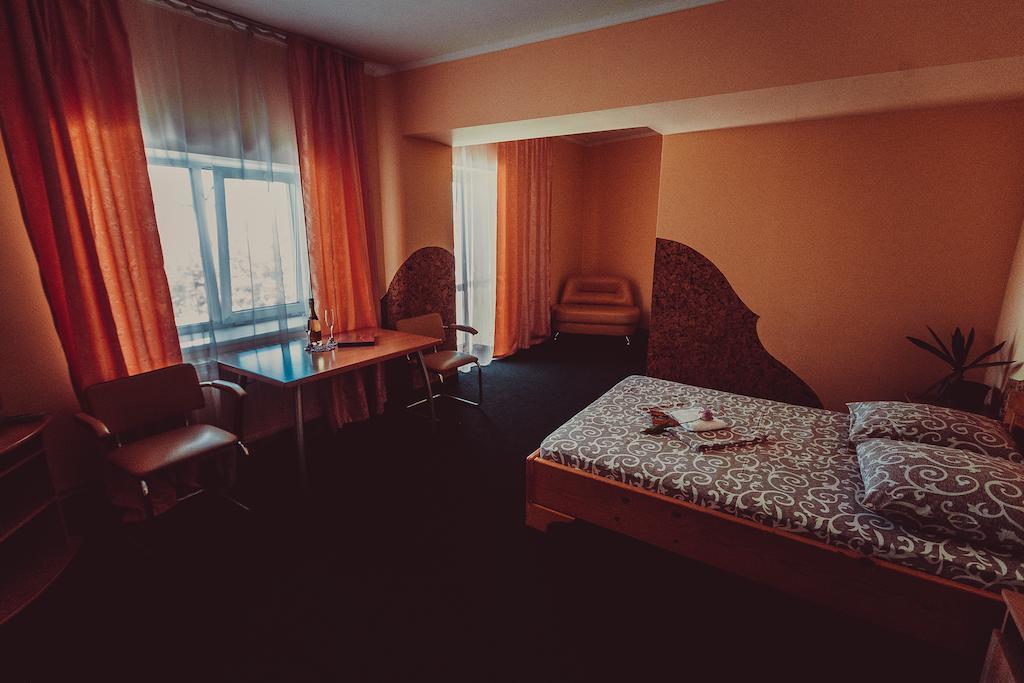 Formula 1 Motel Ivano-Frankivsk Room photo