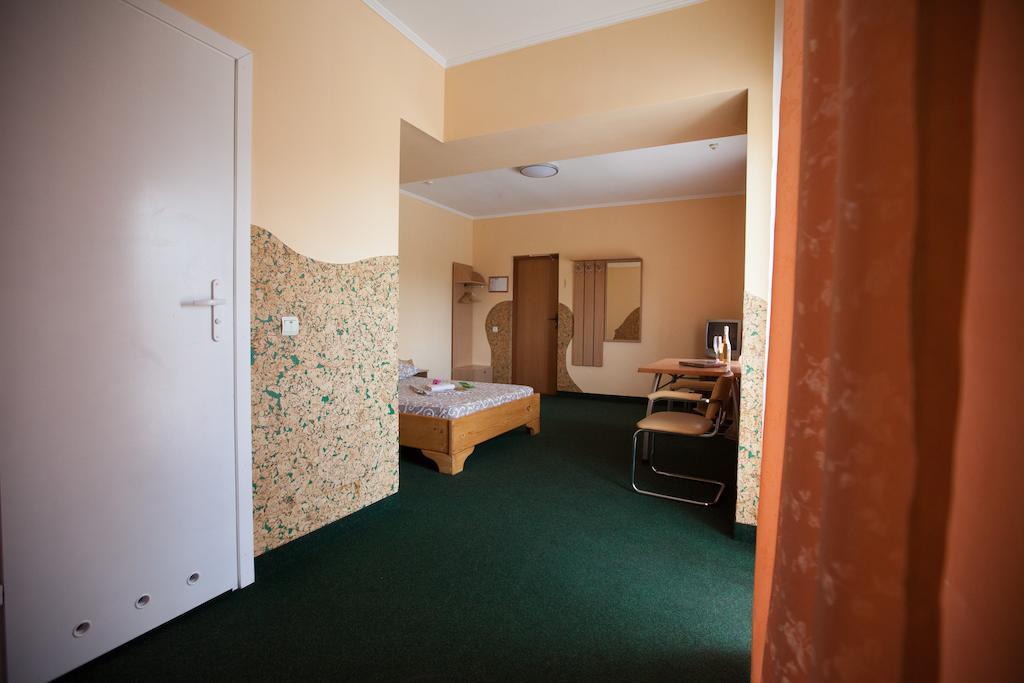 Formula 1 Motel Ivano-Frankivsk Room photo