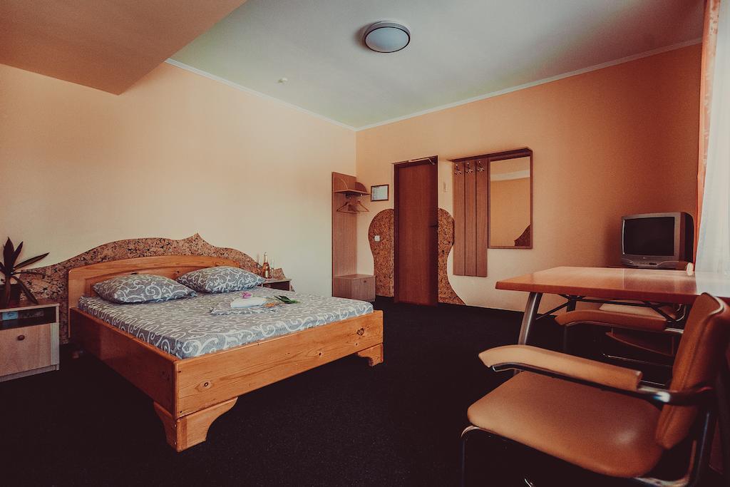 Formula 1 Motel Ivano-Frankivsk Room photo